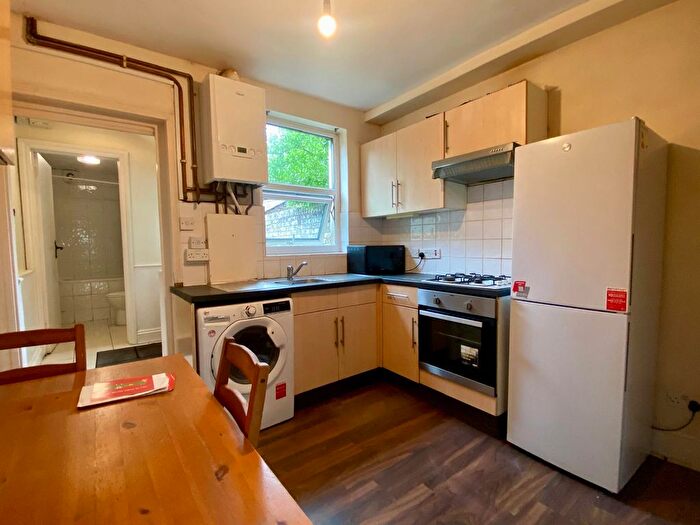 2 Bedroom Semi-Detached House To Rent In Brighton Road, Redhill, RH1