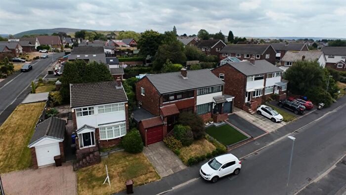3 Bedroom Semi Detached House For Sale In Salisbury Drive, Dukinfield, SK16