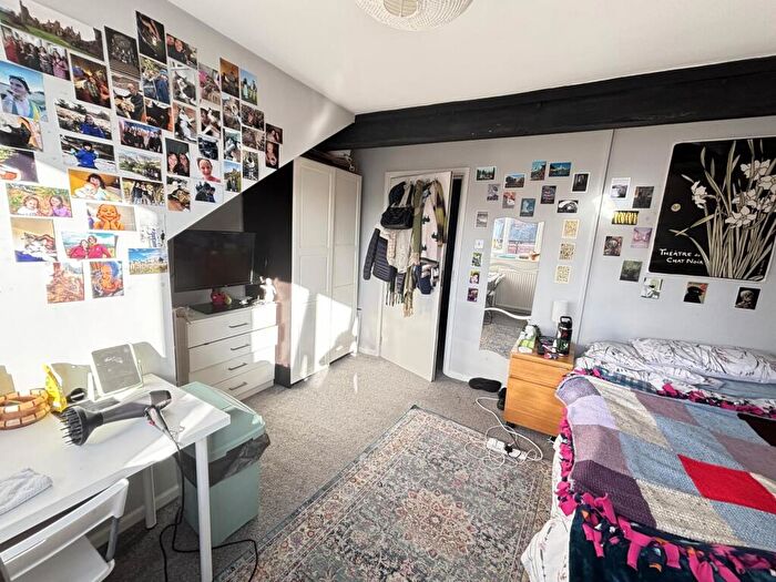 5 Bedroom House To Rent In Delph Mount, Leeds, LS6