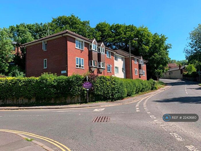 2 Bedroom Flat To Rent In Ferndown Court, Alton, GU34