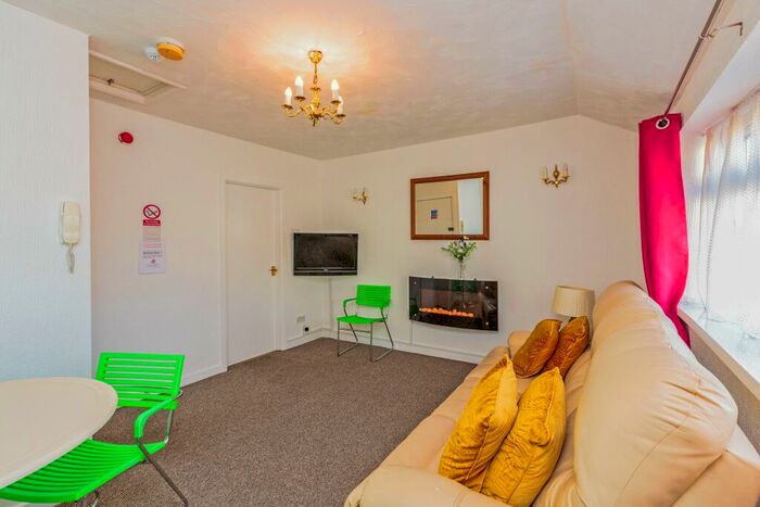 1 Bedroom Apartment To Rent In Clifton Drive, Blackpool, Lancashire, FY4