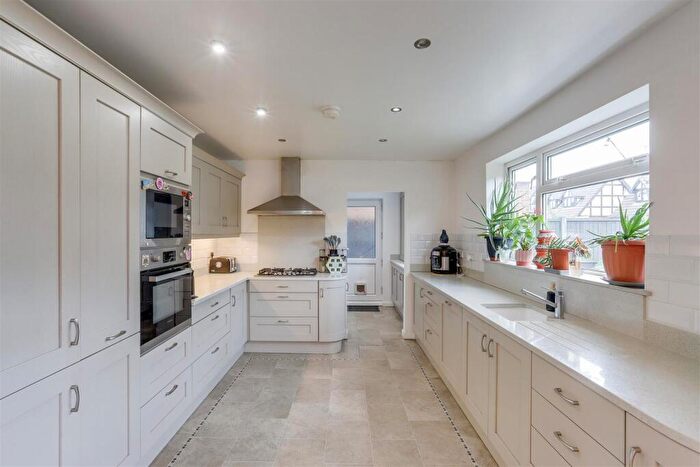 4 Bedroom Detached House For Sale In Oakfield Drive, Sandiacre, Nottinghamshire, NG10
