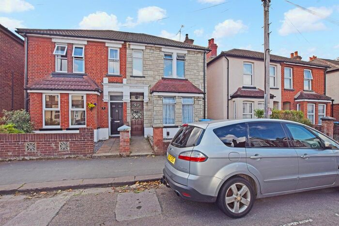 3 Bedroom Semi-Detached House To Rent In Garton Road, Southampton, Hampshire, SO19