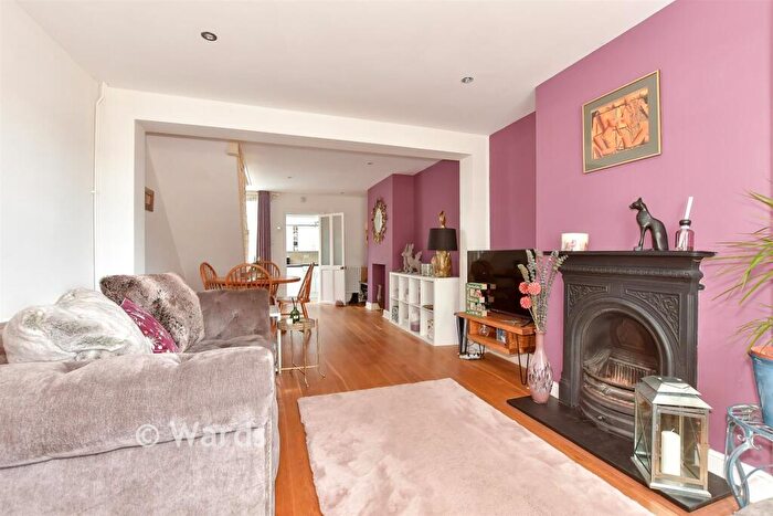 2 Bedroom Terraced House For Sale In Front Brents, Faversham, Kent, ME13