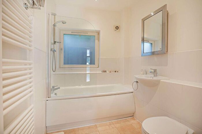 3 Bedroom End Of Terrace House For Sale In New Broughton, Edinburgh, Midlothian, EH3