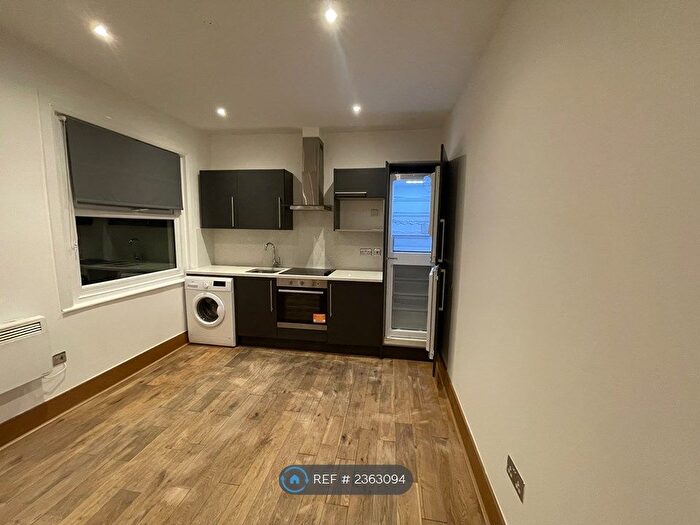 1 Bedroom Flat To Rent In Lower Addiscombe Road, Croydon, CR0