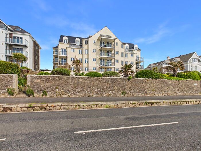 2 Bedroom Flat For Sale In Emslie Road, Falmouth, TR11