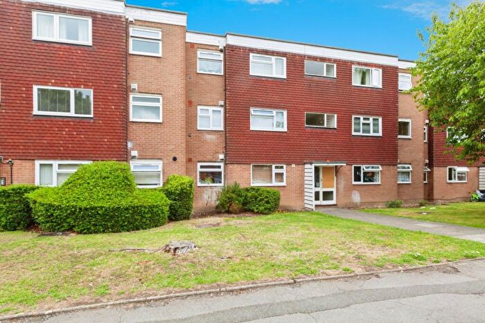 2 Bedroom Flat For Sale In Tithe Court, Slough, SL3