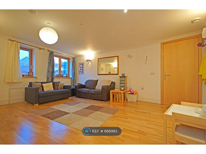 1 Bedroom Flat To Rent In Kingston Road, Taunton, TA2
