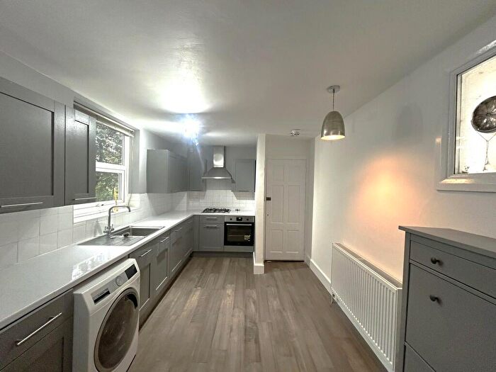 2 Bedroom Apartment To Rent In Grosvenor Road, Wanstead, London, E11
