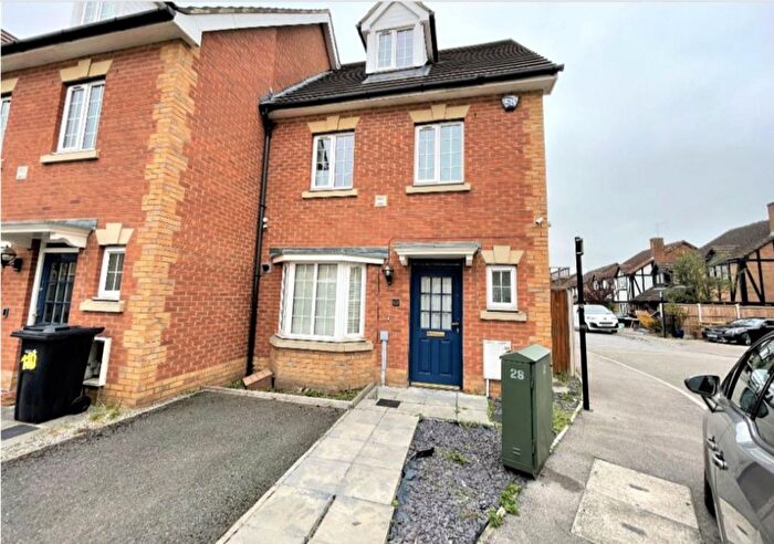 4 Bedroom End Terrace House For Sale In Genas Close, Ilford, IG6