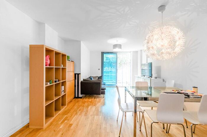 2 Bedroom Flat To Rent In St Pancras Way, Camden, London, NW1