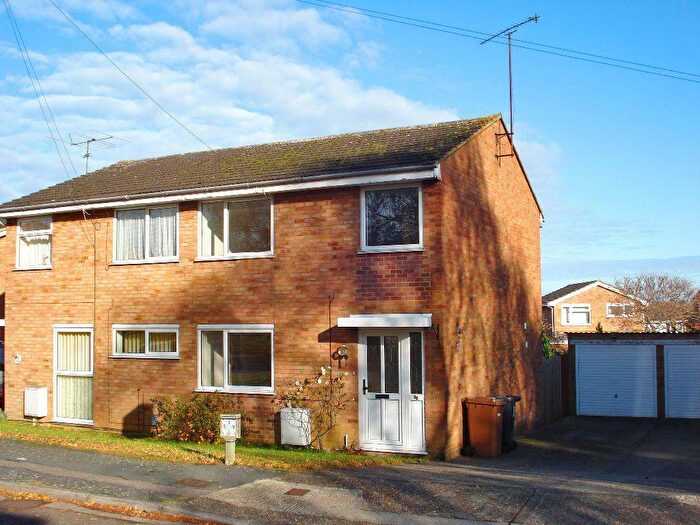 3 Bedroom Semi-Detached House To Rent In Bowmans Avenue, Hitchin, SG4