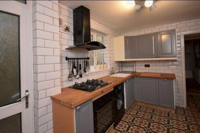 4 Bedroom Property To Rent In Balaclava, Street, St Thomas, SA1