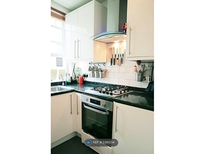 1 Bedroom Flat To Rent In Victoria Chambers, London, EC2A