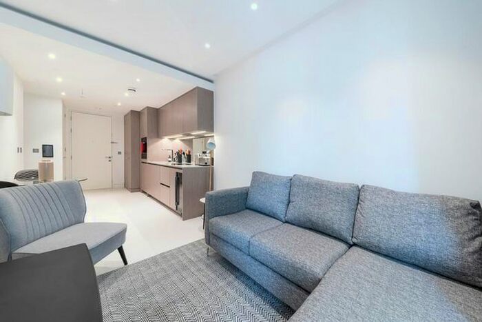 1 Bedroom Flat To Rent In Sugar Quay, Landmark Place, Tower Hill, London, EC3R