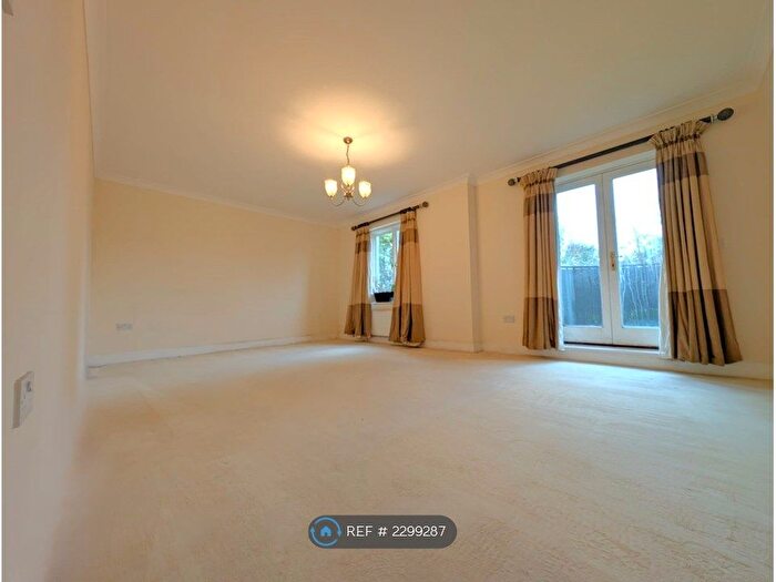 2 Bedroom Flat To Rent In Thanescroft Court, Croydon, CR0