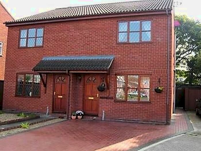 3 Bedroom Semi-Detached House To Rent In Jubilee Close, Claydon, IP6