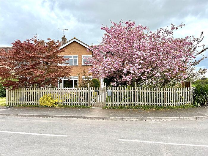 3 Bedroom End Terrace House For Sale In St. Michaels Close, Leamington Spa, Warwickshire, CV33