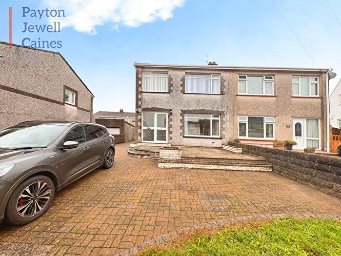 3 Bedroom House To Rent In The Glade, Daleside, Bryncethin, CF32
