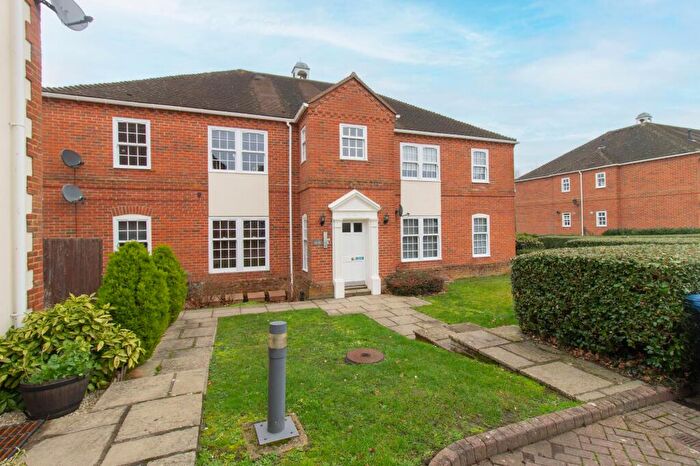 1 Bedroom Flat To Rent In Calcott Park, Yateley, GU46