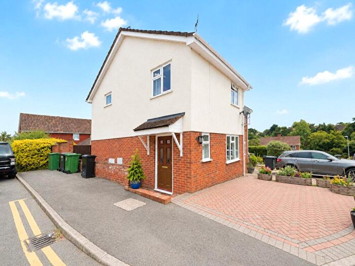 3 Bedroom Semi-Detached House For Sale In Prince William Drive, Tilehurst, Reading, RG31