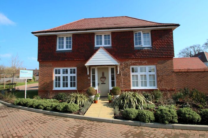 3 Bedroom Detached House For Sale In Rother Drive, Tenterden, TN30