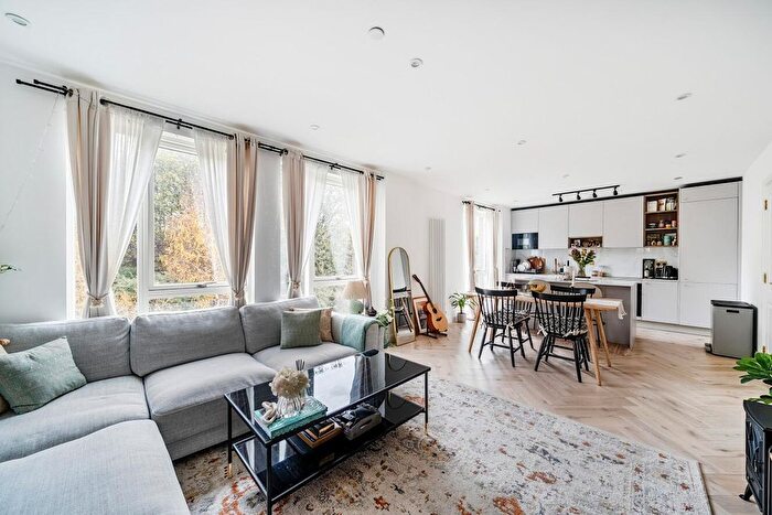 2 Bedroom Flat For Sale In Ravensbury Terrace, Earlsfield, London, SW18
