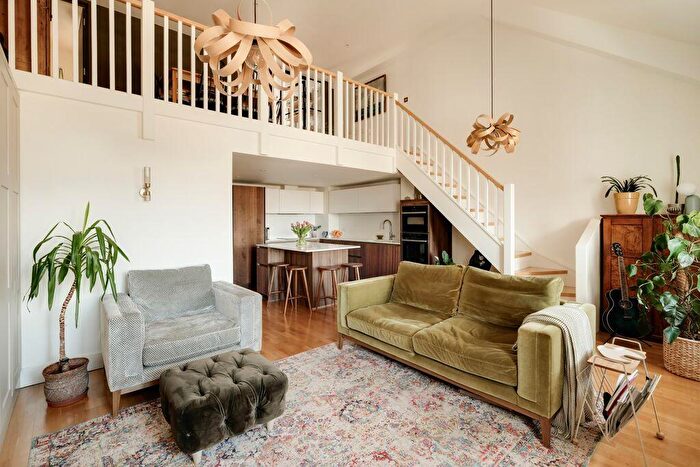 3 Bedroom Apartment For Sale In Elmdale Road | Clifton, BS8