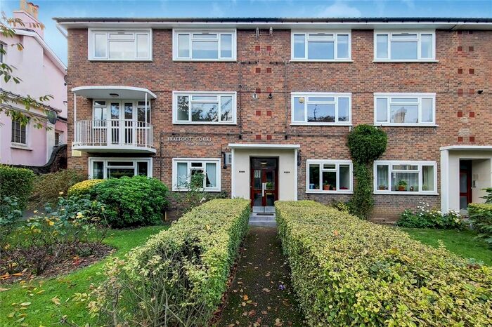 2 Bedroom Flat To Rent In Braefoot Court, - Putney Hill, London, SW15