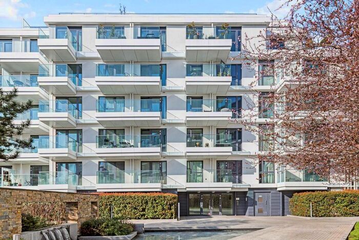 2 Bedroom Flat To Rent In Wandsworth Road, London, SW8