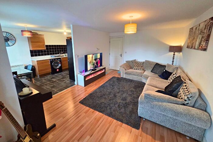 2 Bedroom Apartment For Sale In The Willows, Fenton Gate, Middleton, Leeds, LS10