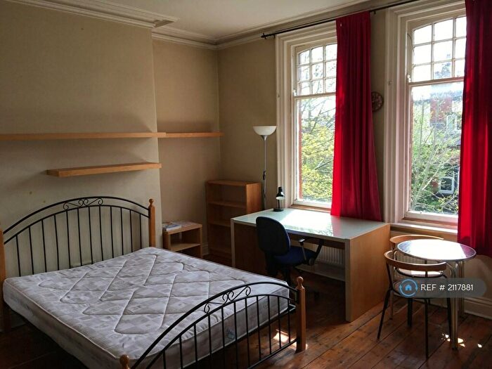 Studio To Rent In Regent Park Terrace, Leeds, LS6