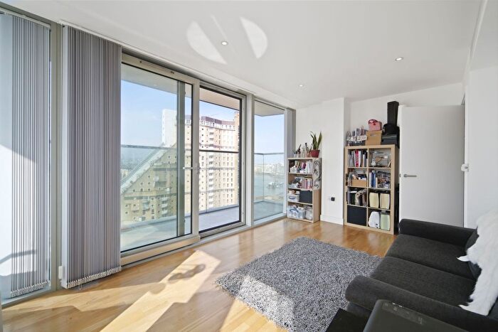 1 Bedroom Flat To Rent In Landmark West, Marsh Wall, E14