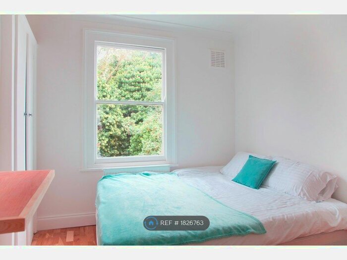 Studio To Rent In Mercia Grove, London, SE13