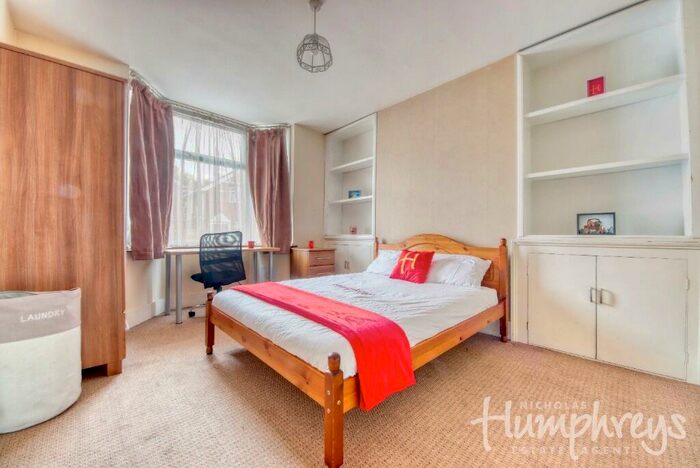 3 Bedroom Terraced House To Rent In Bed - St Stephens Road, CT2