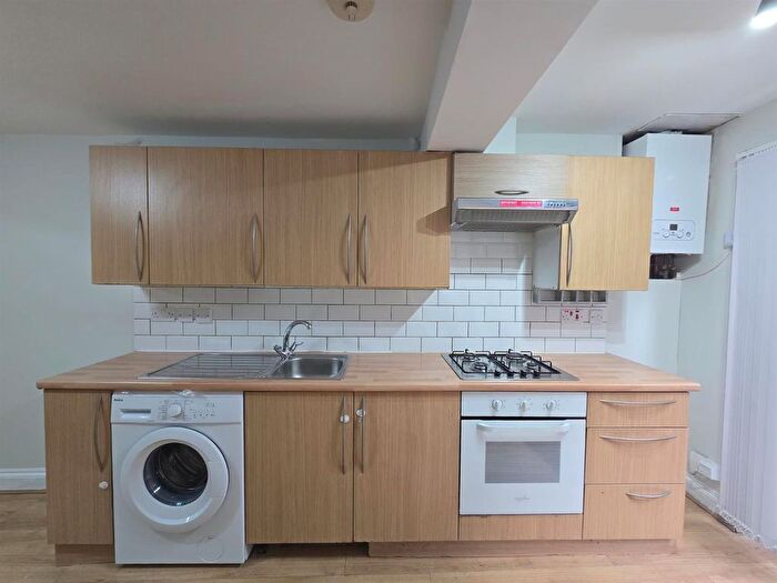 2 Bedroom Flat To Rent In Clarence Road, London, E5