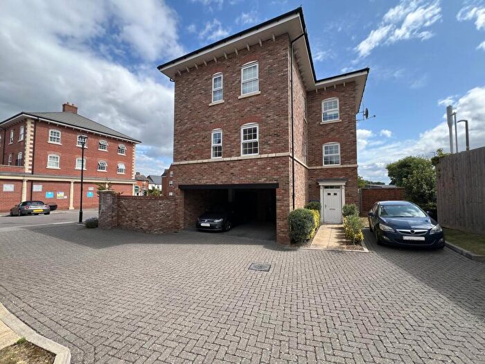 2 Bedroom Apartment To Rent In Shepherds Place, Shefford, SG17