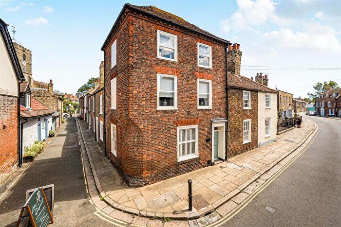 4 Bedroom Terraced House For Sale In New Street, Sandwich, CT13