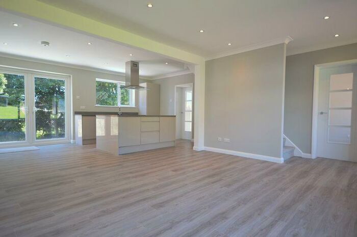 4 Bedroom Semi-Detached House To Rent In Roberts Ride, Hazlemere, HP15