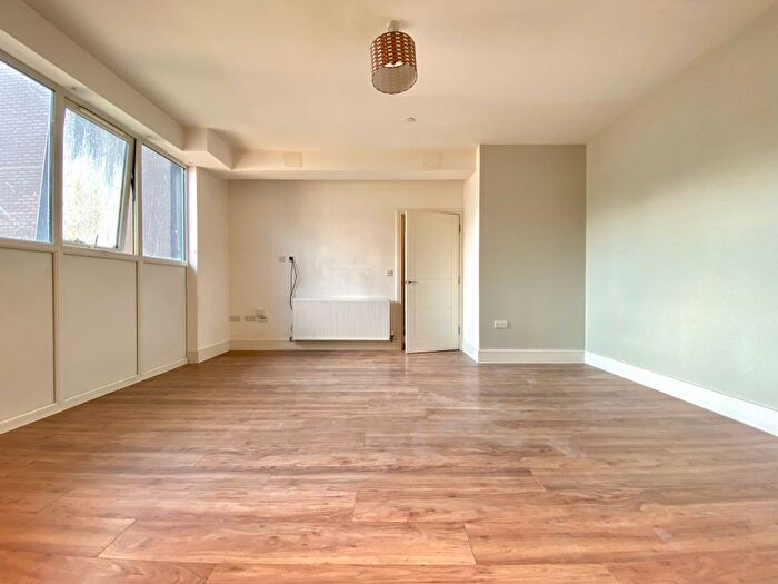1 Bedroom Flat To Rent In Lower Stone Street, Maidstone, ME15