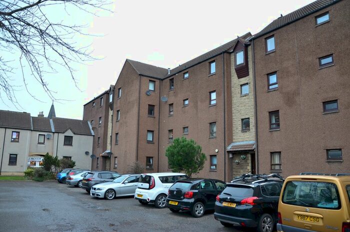 2 Bedroom Flat To Rent In Great Cannon Bank, Edinburgh, EH15
