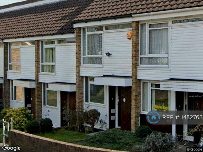2 Bedroom Terraced House To Rent In Alpine Close, Croydon, CR0