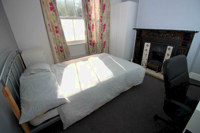 4 Bedroom House To Rent In Bed Student House / Newport, Lincoln, Lincolnshire, LN1