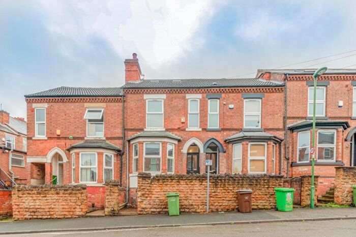 4 Bedroom Terraced House To Rent In Balfour Road, Nottingham, NG7