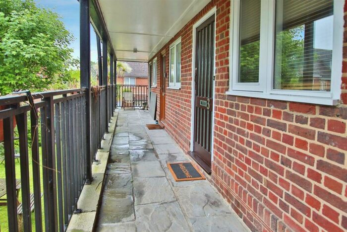1 Bedroom Maisonette To Rent In Hamble Lane, Hamble, SO31