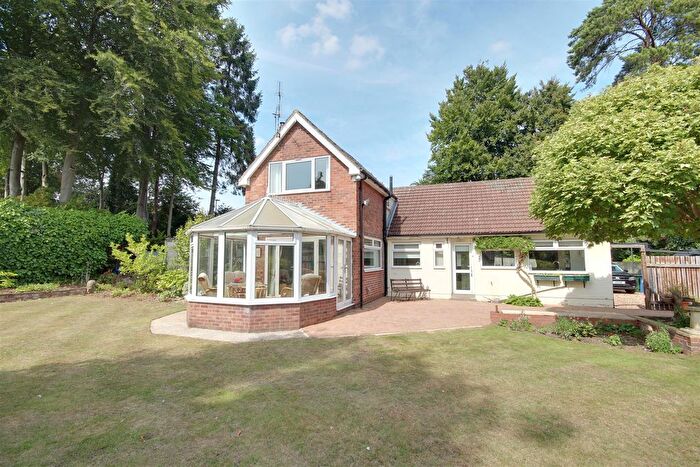 3 Bedroom Detached Bungalow For Sale In Heads Lane, Hessle, HU13
