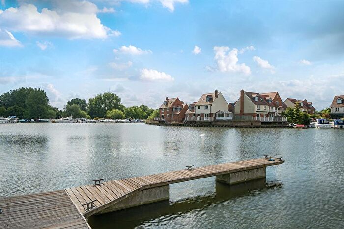 4 Bedroom Terraced House For Sale In West Quay, Abingdon, OX14