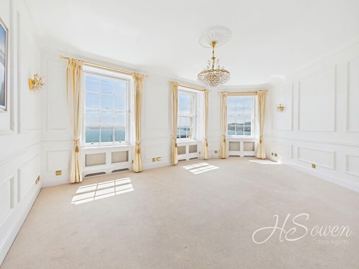 3 Bedroom Flat For Sale In Beacon Terrace, Torquay, TQ1