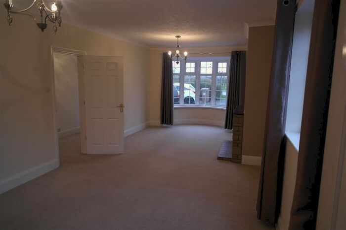 3 Bedroom Bungalow To Rent In Thorn Road, Hedon, Hull, HU12